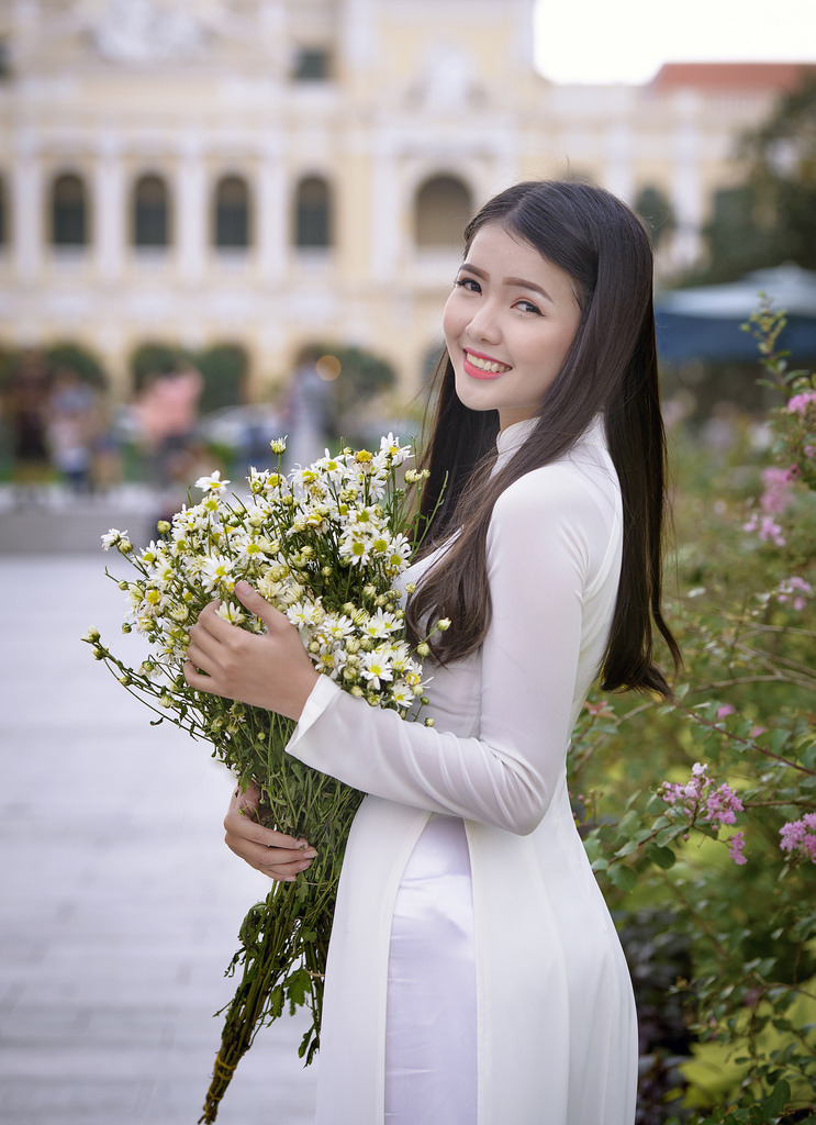 丝袜ol美脚秘书在线播放